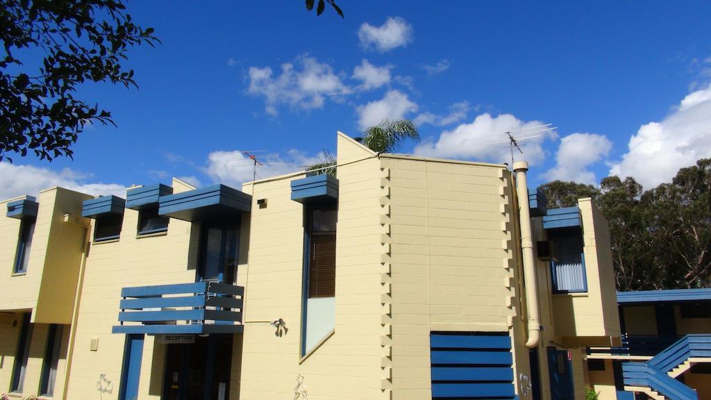 Pathfinder Motel Melbourne Exterior photo